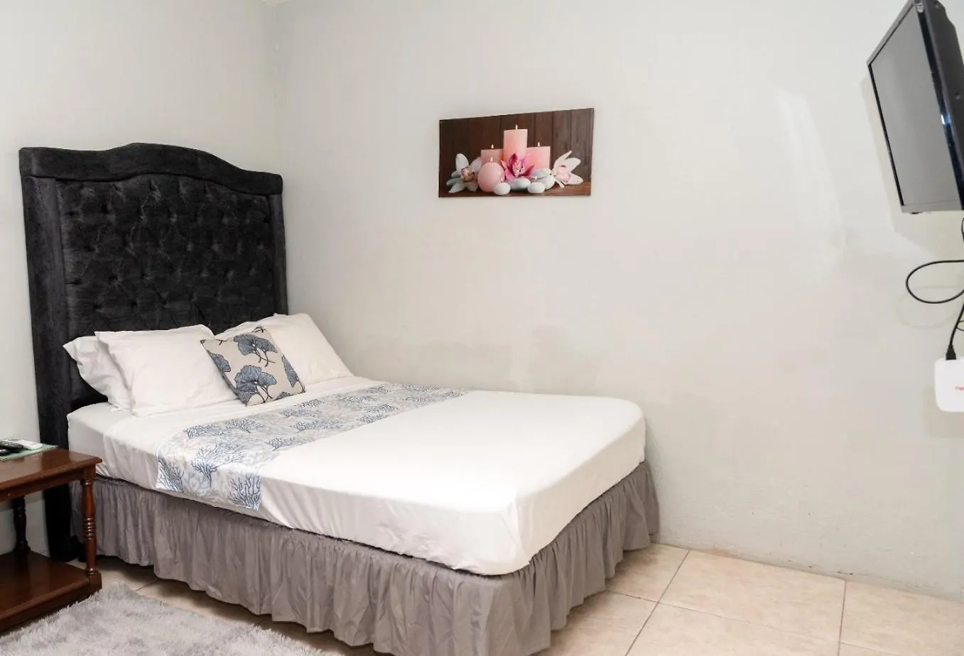 Appartement Mona Master Suite Kingston